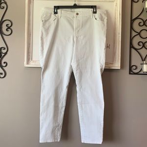 Old Navy women’s white jeans size 16 short